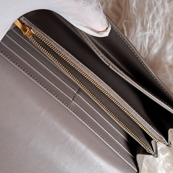 Celine Large Flap Wallet in Grained Calfskin EUC - Picture 8 of 15